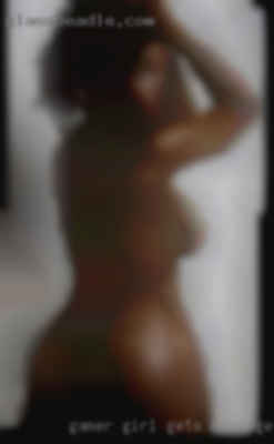 Gamer gets massage girl, frisky and fun.