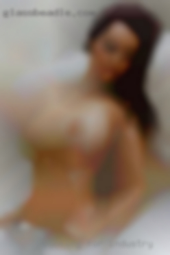 Looking in industry for some fun woman or couple.